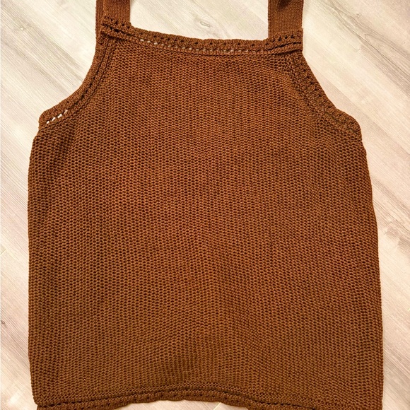 Banana Republic Cropped Sweater Tank - Picture 3 of 3